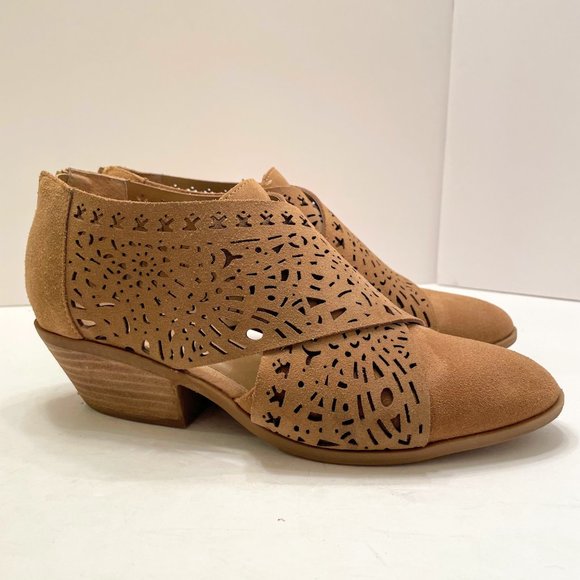 Carlos by Carlos Santana Miranda Brulee Tan Laser Cut Suede Ankle Bootie Sz: 9.5 - Picture 3 of 13